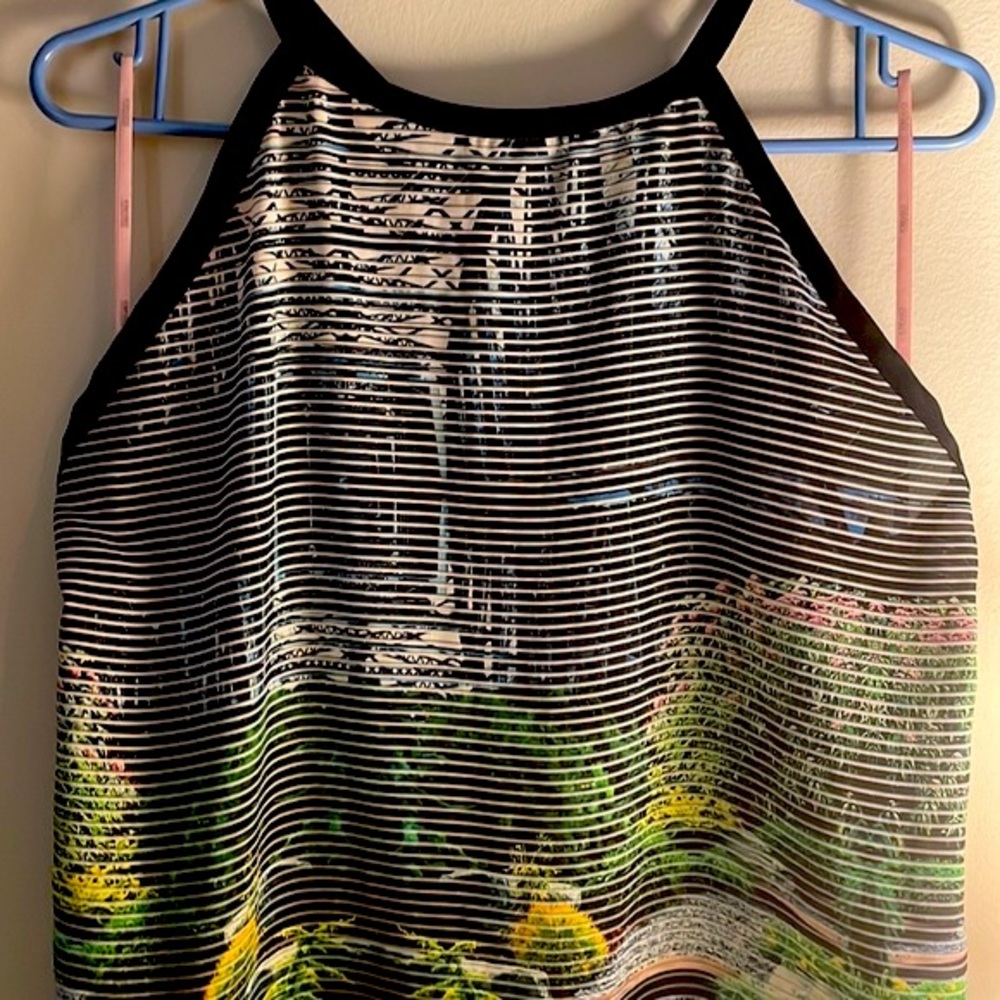 Forever 21 Contemporary - Halter Neckline Size Small 🍃